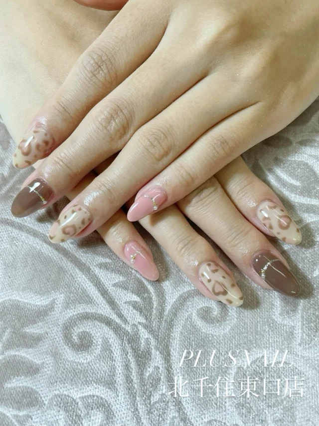 お客様ネイル💅
#2118
price: ¥7689
color: 128.174.177.P

お色は全て変更可能です！！

詳しくはお気軽に店舗スタッフまでお尋ねください。
是非この機会にご来店お待ちしております♪

お電話・ネット、ご予約お待ちしております。

ソフトジェル専門サロンプラスネイル北千住店
http://plusnail.jp/

住所：東京都足立区千住旭町3-11 リッチビル2F

営業時間：月～土 10:00～20:00
日祝10:00～19:00
年中無休（年末年始を除く）

TEL:03-6806-1388（完全予約制）

#nail #naildesign #nallart #nails #genalls #gelnallsdesign#ネイル#ネイルデザイン #ネイルサロン#美爪#美甲#paragel#パラジェル#プラスネイル#プラスネイル北千住東口店 #北千住ネイルサロン#北千住#ジェルネイル#ネイルデザイン ＃ジェルネイルデザイン#ハンドネイル#フットネイル#ソフトジェル#パラジェル登録サロン#リーフジェル＃冬ネイル#定額ネイルサロン