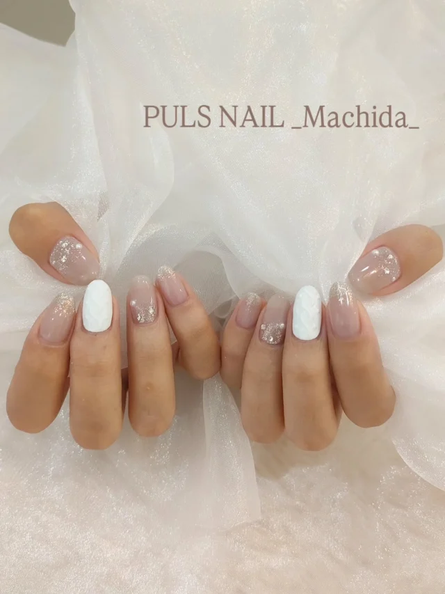 ·.⟡┈┈┈┈┈︎ ✧┈┈┈┈┈⟡.·

Χmas Nail__☆⁡
⁡
No.3248⁡
使用カラー 404(1度塗り)⁡ 304 002

·.⟡┈┈┈┈┈︎ ✧┈┈┈┈┈⟡.·
⁡
⁡⁡
⁡マットなニットネイルが可愛いクリスマスにおすすめネイルです‪ ·͜·⁡
⁡⁡
⁡
 #Χmas #クリスマスネイル  #ネイルデザイン  #ネイルサロン  #町田ネイル 

⁡カラー変更可能！
⁡パーツ追加　￥110～

ご不明な点ございましたら店頭までご連絡ください。
お電話・ネット予約、お待ちしております！
ご予約のお時間によってはご案内できないデザインなどもございますのでご了承ください。

＊＊＊＊＊＊＊＊＊
ソフトジェル専門サロン
プラスネイル町田店

http://plusnail.jp

営業時間：平日・土曜10：00～20：00
　　　　　　：日祝10：00～19：00
年中無休（年末年始を除く）
小田急線町田駅東口より徒歩１分
TEL：042-850-9475

＊＊＊＊＊＊＊＊