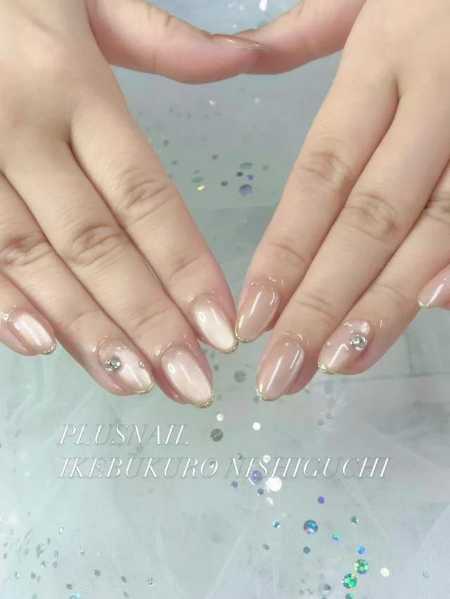 .

.⋆𝜗𝜚 ┈┈┈ ⋯ ┈┈┈ 𝜗𝜚 ┈┈┈ ⋯ ┈┈┈𝜗𝜚.⋆

上品定額デザイン♡
マグ×先端のラメラインでお手元を華やかに🕊️

.⋆𝜗𝜚 ┈┈┈ ⋯ ┈┈┈ 𝜗𝜚 ┈┈┈ ⋯ ┈┈┈𝜗𝜚.⋆

【color】
M501,ラメラインP

【staff】
kudo

※インスタのデザインのご希望の方は（インスタデザイン希望）とご予約時に記載頂くかお電話の際はお伝えください
※お時間によってはご案内出来かねますのでよろしくお願い致します。
ご予約はプロフィールのURL またはお電話にて承っております♥

●池袋駅徒歩3分
#nail #nails #naildesign #gelnails